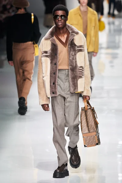 Look 24